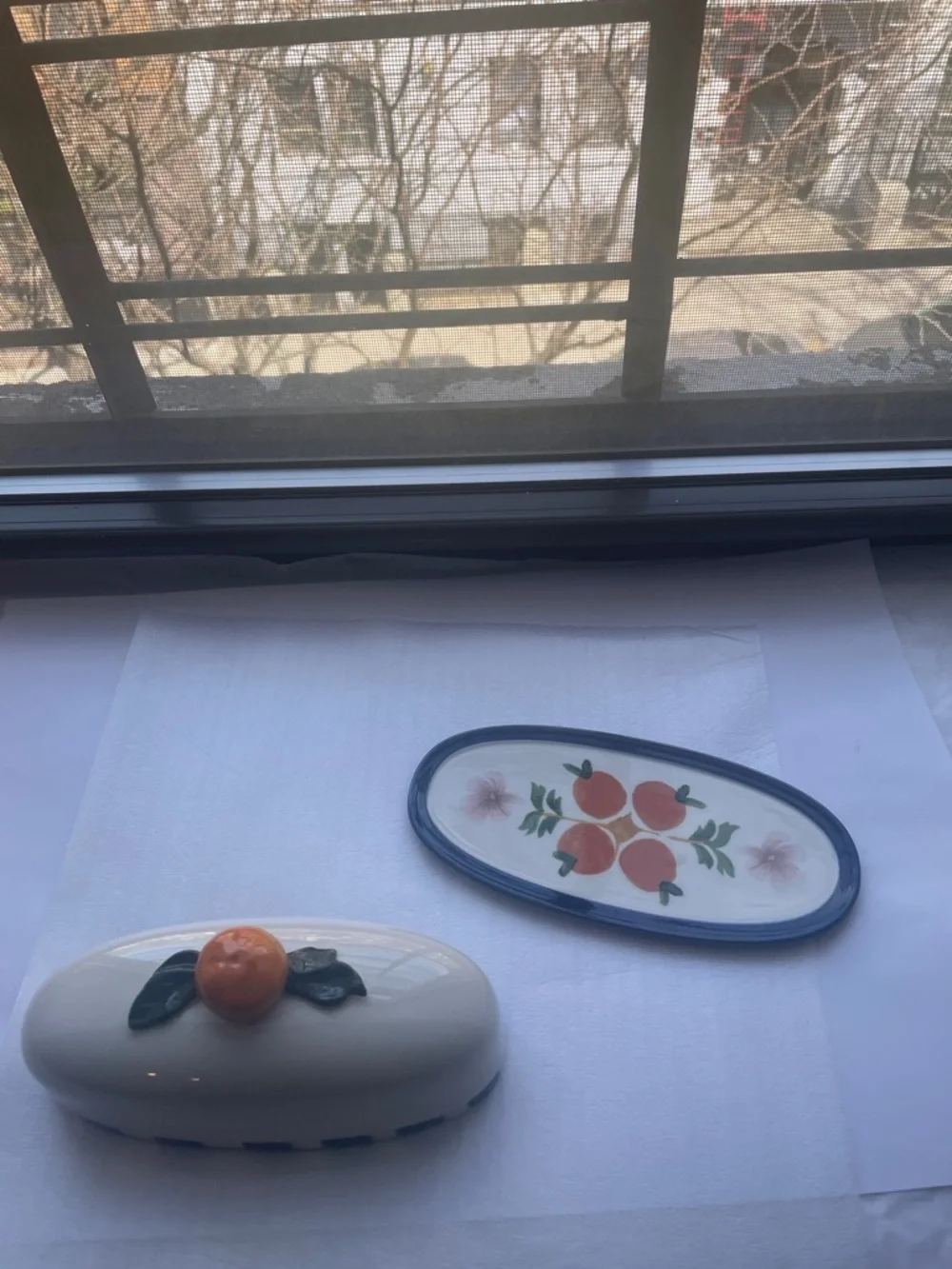 ❤️ Anthropologie Hand-Painted Orange Motif Stoneware Butter Dish - NWT - Picture 5 of 7